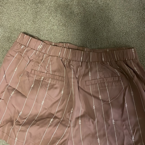 Pink shorts - Picture 5 of 5